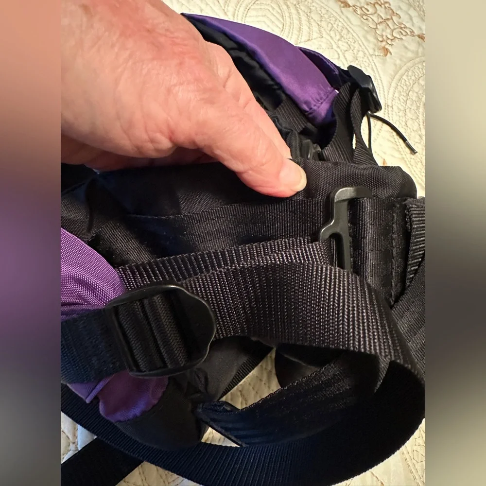 L.L. Bean Men's Vintage Purple and Black Body Belt Bag - Picture 7 of 7